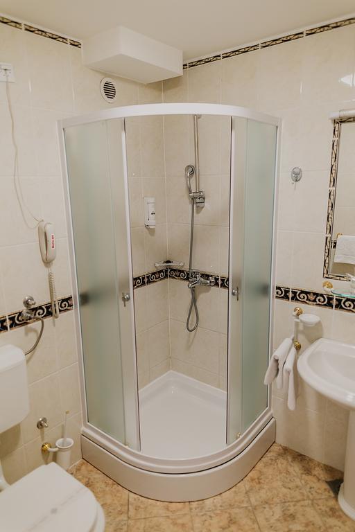 אוסילק Hotel Silver מראה חיצוני תמונה